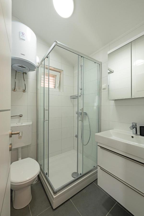 Apartmani Lovren Novaglia Esterno foto