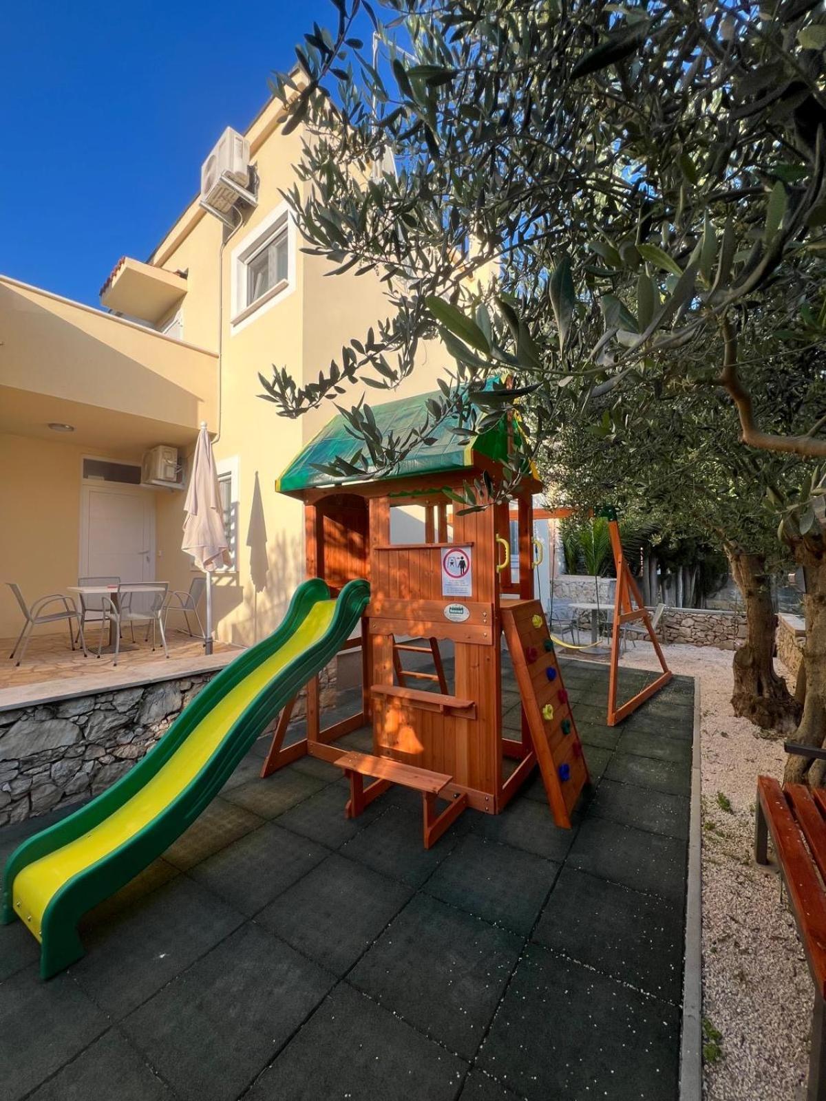 Apartmani Lovren Novaglia Esterno foto